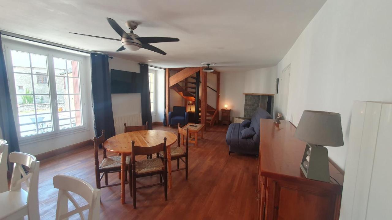Charmante Maison De Village Condat-sur-Vezere Екстериор снимка